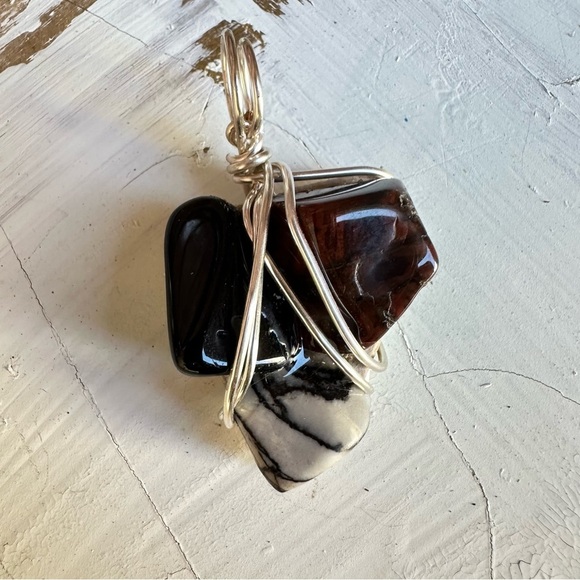 Wire Wrapped Stone Pendant - Picture 3 of 9